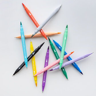    VERLAAGDE PRIJS | Dual tip brushpennen met fineliner &ndash; set van 12 pennen