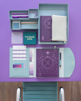 Blauwe deskset en paarse SuccesPlanner