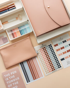 Witte deskset en blush stationary