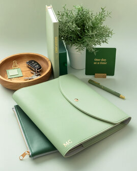 Zengroene etui en bijpassende 