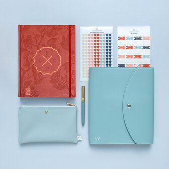 met blauwe organiser en rusty blues accenten