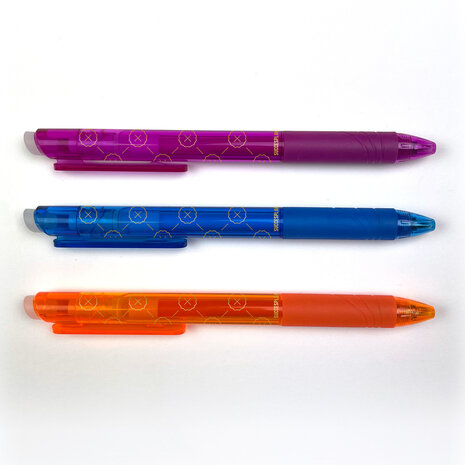 Roze, oranje en lichtblauw uitwisbare pennen