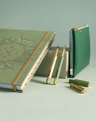 Gouden tabs en gouden accessiorres