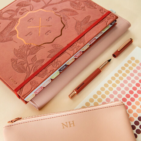 Blush en Terracotta pennenetius etuis in dubbelkleur met rose folie afwerking