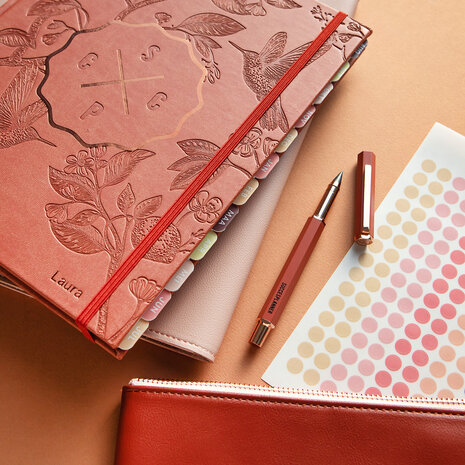 Blush en Terracotta pennenetius etuis in dubbelkleur met rose folie afwerking