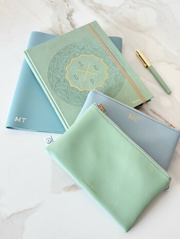                  Lichtblauwe organiser